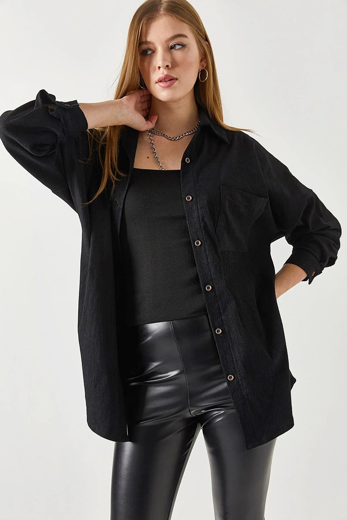 Armonika Women's Black Pocketed Oversize Velvet Long Basic Shirt Relaxed Cotton Short Blouse