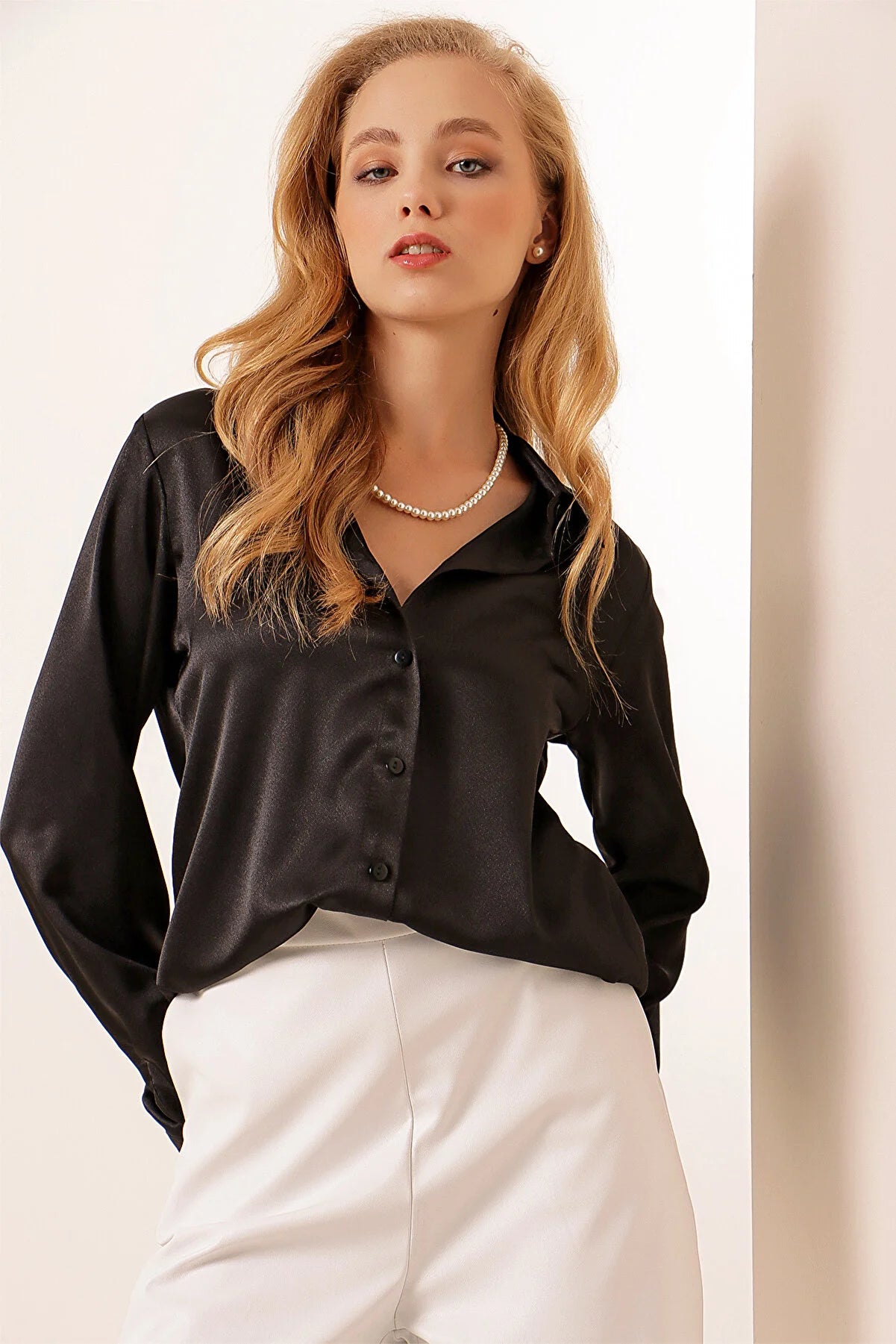 Bigdart Women's Black Lightly Flowing Satin Shirt Relaxed Short Sleeve Tee