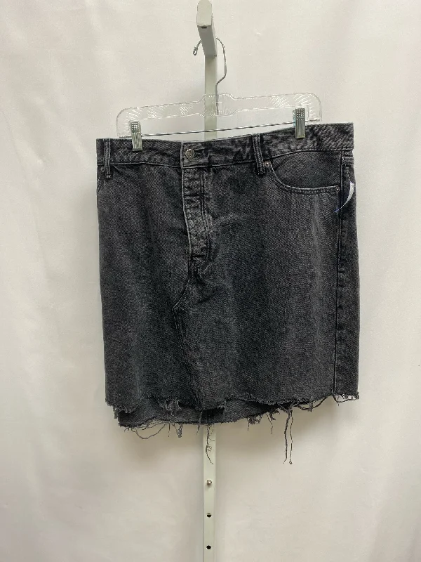 Size 22 Old Navy Black Denim Skirt low waist skirt